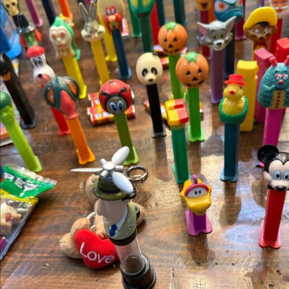 PEZ Vintage Dispenser Collection - Picture 9 of 13